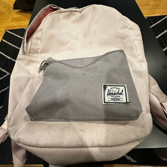 backpack - Picture 4 of 9